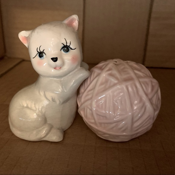 Vintage Other - VINTAGE | kitten salt and yarn pepper shakers